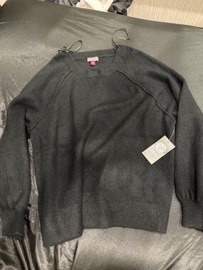 Vince Camuto Black Crewneck Sweater - Unknown Brand